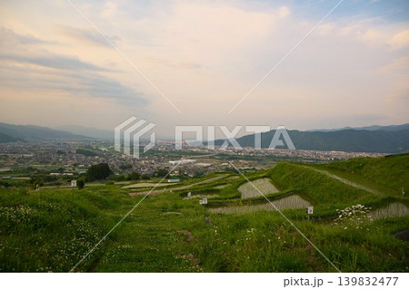 夕暮れの姨捨の棚田　長野 139832477