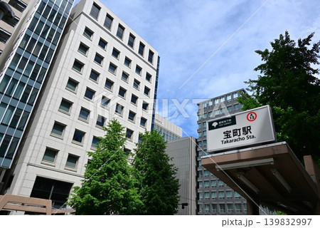 日曜の宝町駅 東京 日曜の宝町駅 東京 139832997