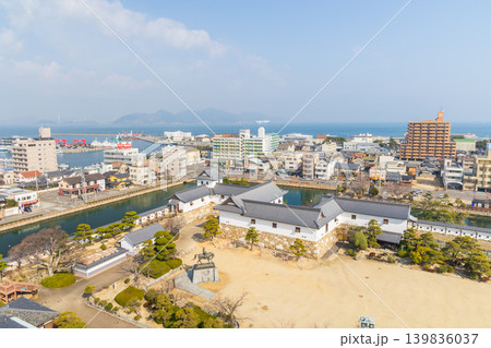 冬の愛媛県今治市　日本100名城　今治城　天守からの眺望 139836037