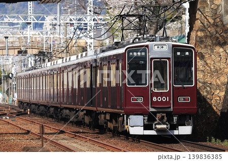 【阪急】8000系（神戸線：御影駅） 139836385