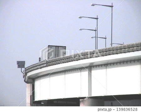 陸の物流の要 国道17号上武道路(2013.5.22) 新上武大橋 高島高架橋 北に向かう運輸の車 陸の物流の要 国道17号上武道路(2013.5.22) 新上武大橋 高島高架橋 北に向かう運輸の車 139836528