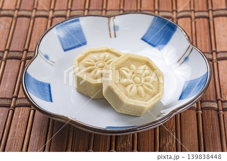 Bean paste cake   139838448