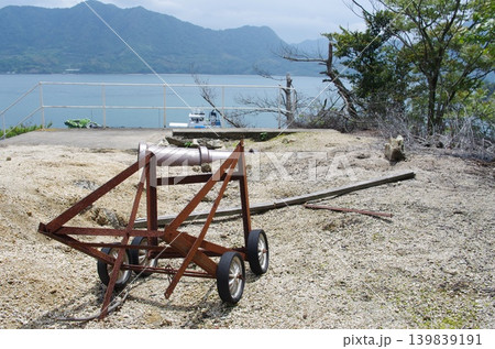 廃墟の趣が漂う大久野島の遺構と瀬戸内海 139839191