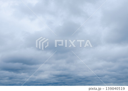 嵐を予感させる重厚な雲の風景 嵐を予感させる重厚な雲の風景 139840519