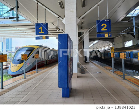 マレーシア、クアラルンプール駅構内 マレーシア、クアラルンプール駅構内 139841023