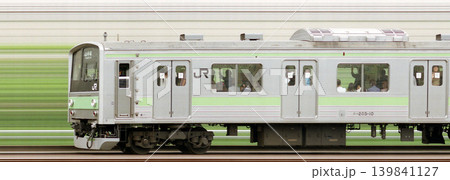 山手線通勤型電車山手線205系第10編成の先頭車のスリット写真 山手線通勤型電車山手線205系第10編成の先頭車のスリット写真 139841127