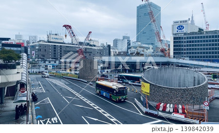 新宿駅西口方面の再開発の様子 新宿駅西口方面の再開発の様子 139842039