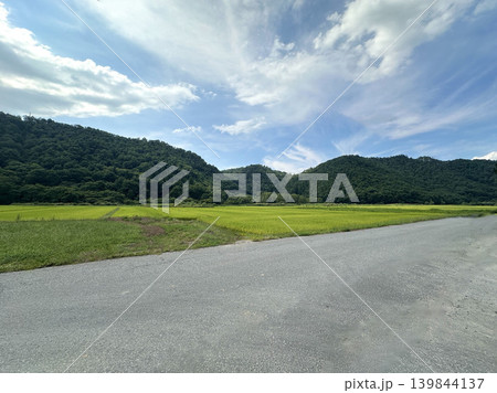 田んぼのある風景 田んぼのある風景 139844137