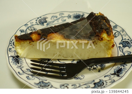バスクチーズケーキ バスクチーズケーキ 139844245