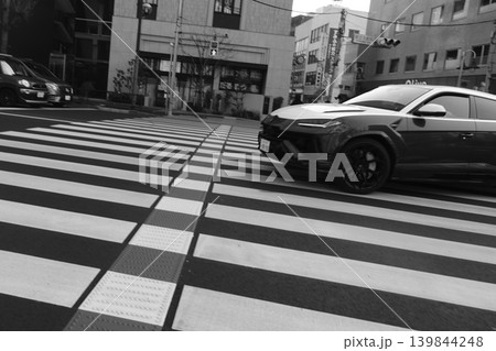 交差点の車 交差点の車 139844248