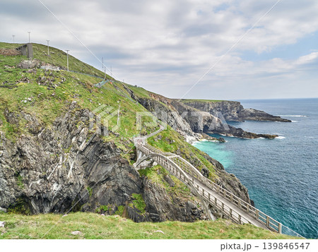 Coastal cliff path with ocean view 139846547