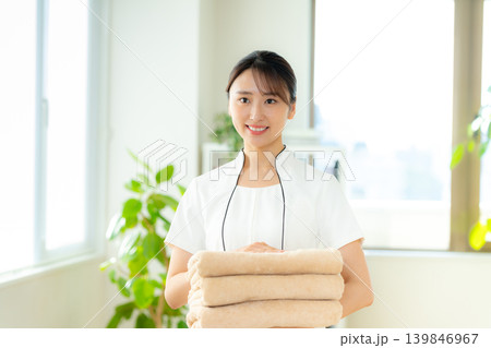 エステティシャンの女性 エステティシャンの女性 139846967