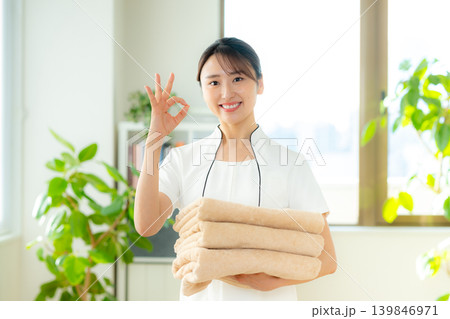 エステティシャンの女性 エステティシャンの女性 139846971