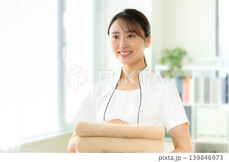 エステティシャンの女性 エステティシャンの女性 139846973