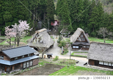 五箇山の合掌造り集落 富山 五箇山の合掌造り集落 富山 139850213