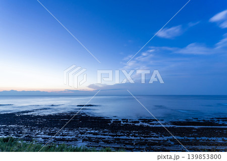 青い夜明けの海岸 青い夜明けの海岸 139853800