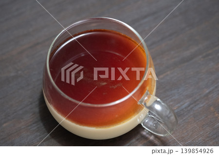 カラメルをかけた自家製プリンのイメージ カラメルをかけた自家製プリンのイメージ 139854926