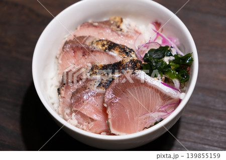 新鮮なブリのたたき丼のイメージ 新鮮なブリのたたき丼のイメージ 139855159