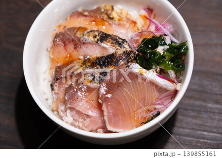 新鮮なブリのたたき丼のイメージ 新鮮なブリのたたき丼のイメージ 139855161