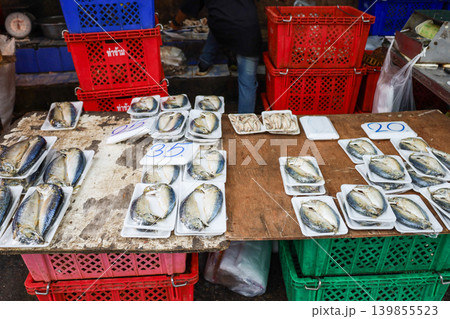 タイの市場で売られている魚 タイの市場で売られている魚 139855523