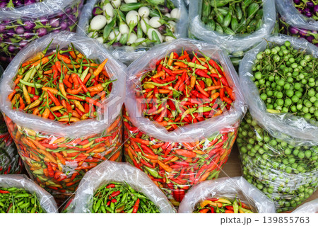 タイの市場で売られている香辛料 タイの市場で売られている香辛料 139855763