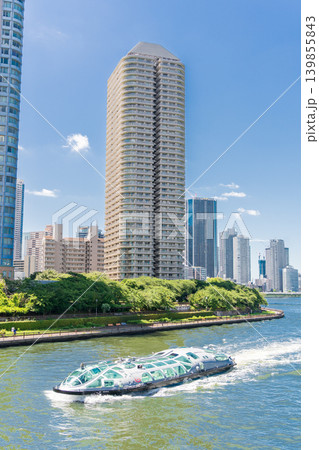 「東京都」隅田川を走る水上バス・ホタルナ　中央区 139855843