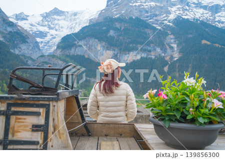 グリンデルワルドの美しい山の風景 139856300