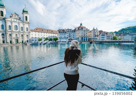 スイスのルツェルンの美しい湖 スイスのルツェルンの美しい湖 139856802