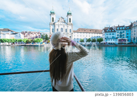 スイスのルツェルンの美しい湖 スイスのルツェルンの美しい湖 139856803