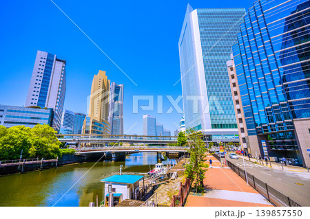 日本の横浜都市景観　富士ソフトやワシントンH、横浜ランドマークタワーや横浜市役所などを望む＝18日 139857550