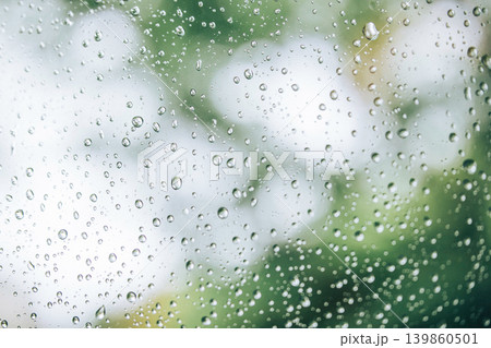 雨の日の窓ガラス 雨の日の窓ガラス 139860501