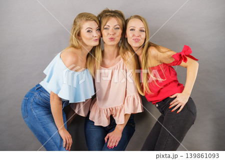 Positive female friends having fun 139861093