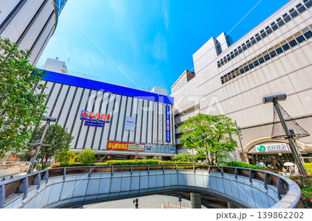 東京　品川区　JR大井町駅前の都市風景 139862202