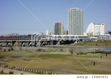 東京川崎隔てる多摩河川敷の二子新地側からの眺望 東京川崎隔てる多摩河川敷の二子新地側からの眺望 139863635