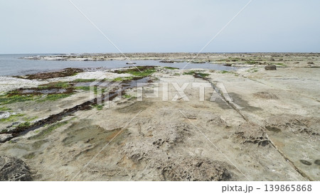 自然の神秘！島根石見畳ヶ浦の断層海岸 139865868