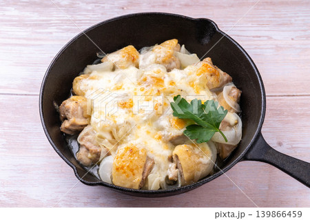 鶏肉とタマネギのチーズ焼き 139866459
