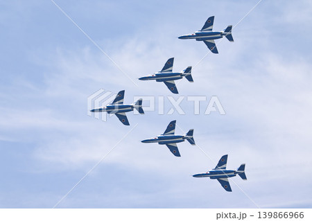 青空と松島基地のブルーインパルス 宮城県東松島市 青空と松島基地のブルーインパルス 宮城県東松島市 139866966