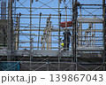 高層建築現場と作業員 139867043