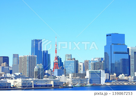 東京都港区、東京の町並みと東京タワーの風景 139867253