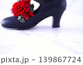 赤薔薇とヒールタップシューズ 139867724