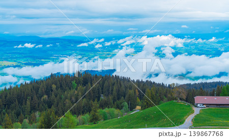スイスのルツェルン湖を見下ろすピラトゥス山 139867768