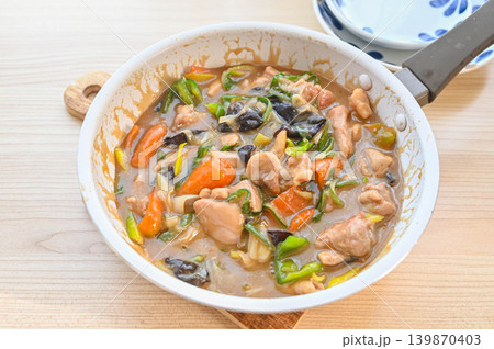 鶏と餅のとろとろ炒め作り 鶏と餅のとろとろ炒め作り 139870403