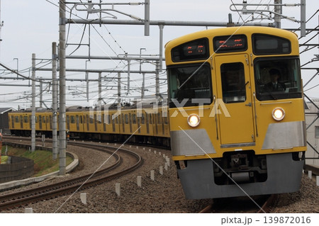 所沢~西所沢を走行する 西武新2000系 所沢~西所沢を走行する 西武新2000系 139872016