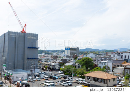 静岡県藤枝市の駅前の市街地風景 139872254