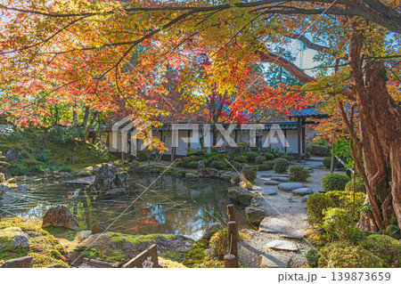 滋賀 西明寺 名勝庭園の秋景色 滋賀 西明寺 名勝庭園の秋景色 139873659