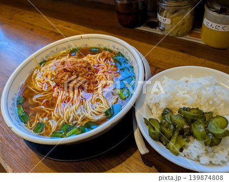 台湾ラーメンとご飯のセット　町中華のランチ 139874808