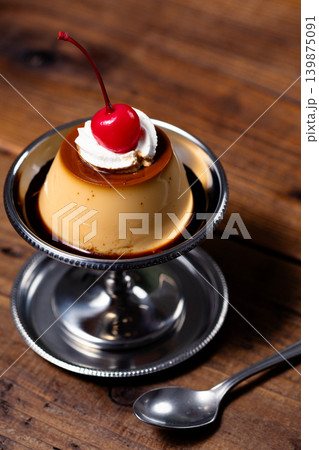 昔ながらの喫茶店の固めプリン 昔ながらの喫茶店の固めプリン 139875091