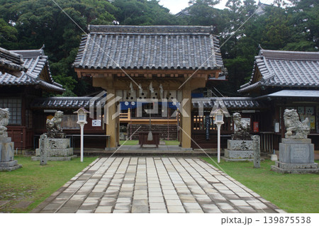 平戸の町並み　亀岡神社 139875538
