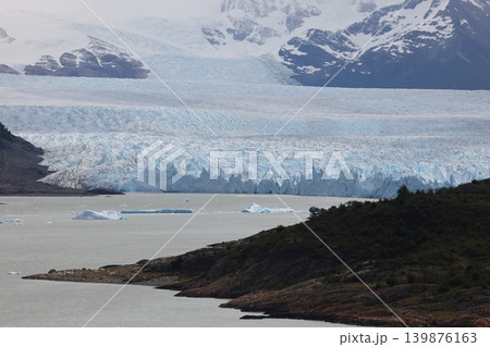 【アルゼンチン】Mirador del Glaciar Perito Moreno R11からの展望 【アルゼンチン】Mirador del Glaciar Perito Moreno R11からの展望 139876163