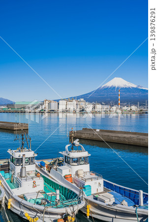 富士市の田子の浦港の風景(静岡県) 富士市の田子の浦港の風景(静岡県) 139876291